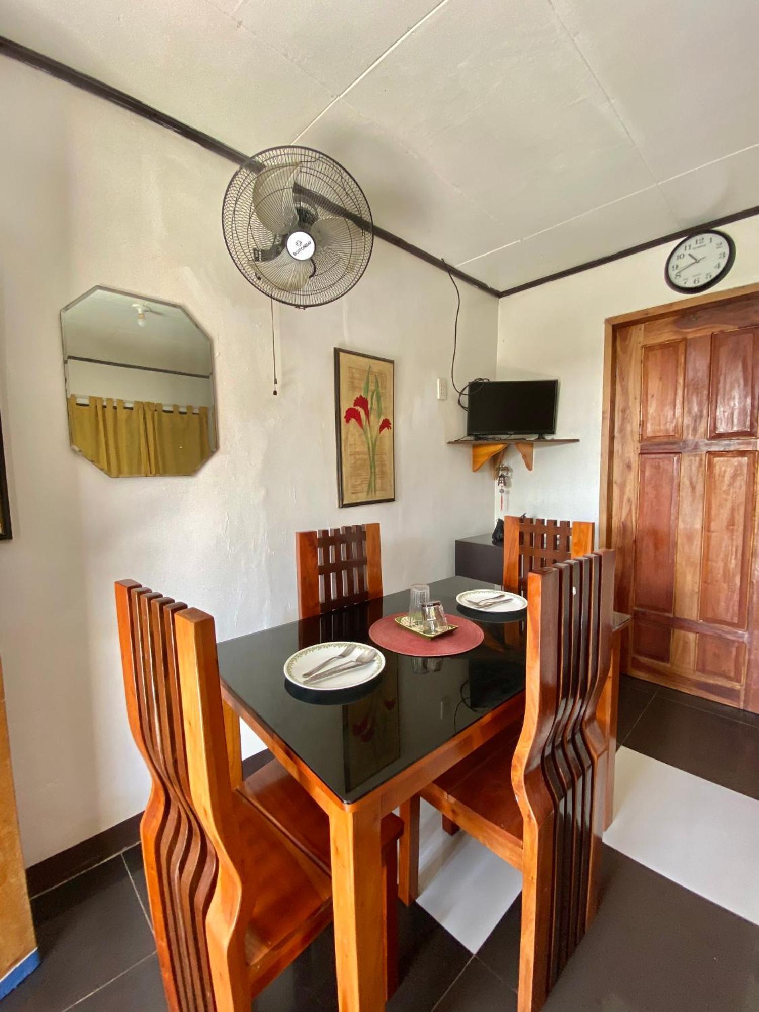 Panagsama Holiday Cottage Moalboal Bagian luar foto