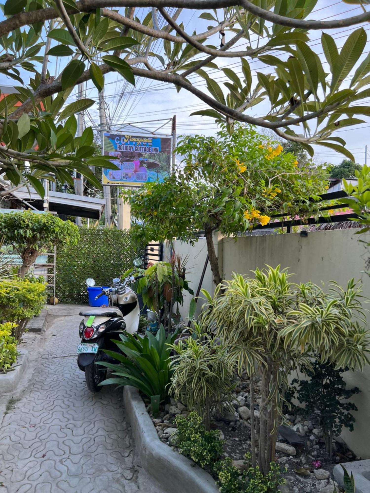 Panagsama Holiday Cottage Moalboal Bagian luar foto